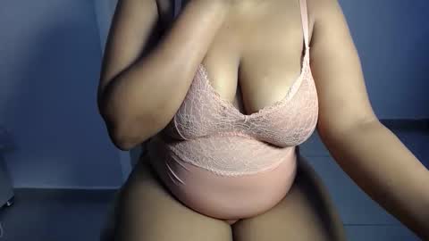 Snapshot of esmeray_ chatting on September 16, 11:23 am Esme online show from September 16, 11:23 am