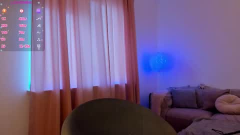 Esmi online show from October 11, 2:22 pm