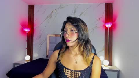 esperanzamora online show from May 4, 11:50 am