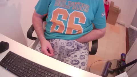 Snapshot of essex_wild chatting on December 5, 10:17 pm Morph online show from December 5, 10:17 pm