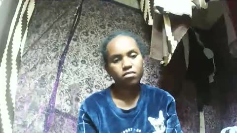 estanie online show from November 14, 7:38 pm