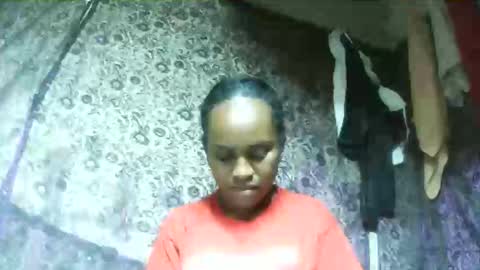 estanie online show from November 17, 8:55 pm