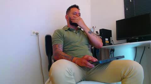 esteban online show from March 30, 1:33 pm