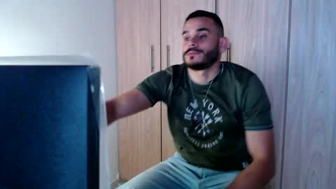 Esteban Fernandez online show from February 4, 2:43 pm