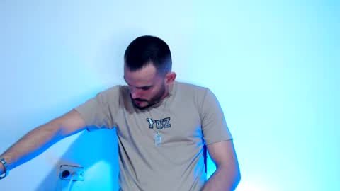 Esteban Fernandez online show from February 12, 8:38 am