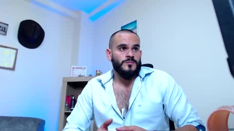 Esteban Fernandez online show from May 24, 1:13 am
