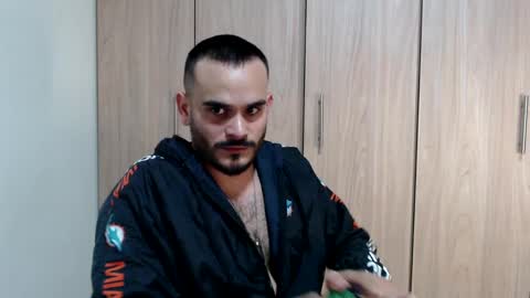 Esteban Fernandez online show from February 11, 7:23 am