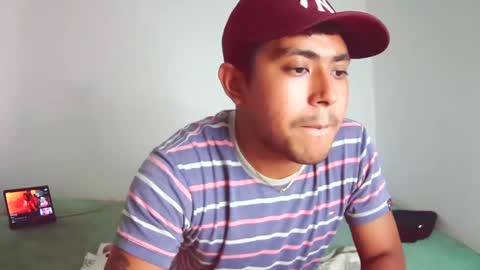 Snapshot of esteban_verg chatting on December 11, 5:25 pm wailer1996 online show from December 11, 5:25 pm