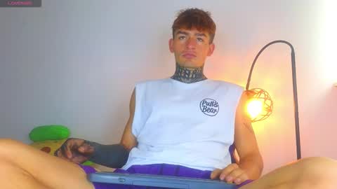 Esteban independent model online show from January 12, 1:40 pm