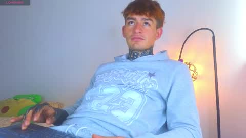 Esteban independent model online show from January 14, 2:25 pm