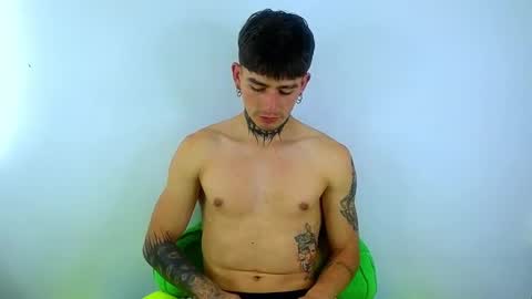 Esteban independent model online show from March 6, 5:43 pm