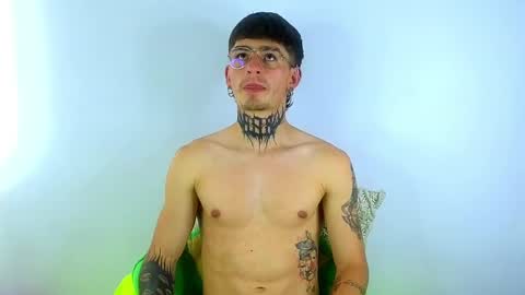 Esteban independent model online show from March 7, 4:44 pm