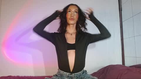 Estefa G online show from February 11, 3:40 am