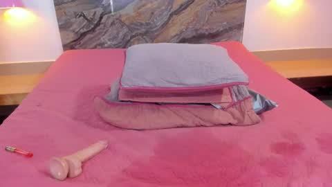 Snapshot of estefy_gomez1 chatting on March 4, 6:37 am Stefy online show from March 4, 6:37 am