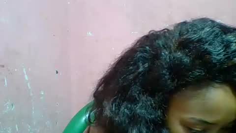 estelah20 online show from November 20, 8:02 am