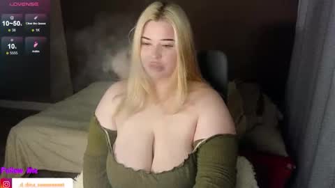 Estelle online show from October 1, 11:03 pm