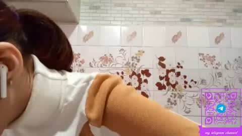 estellekirbo online show from March 1, 1:59 pm