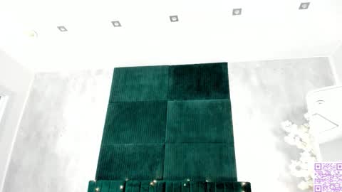 Ester online show from February 8, 5:11 am