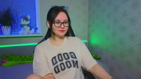 EsterPlayful online show from December 22, 9:27 am