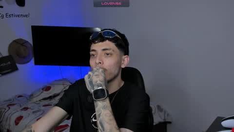 estivenvel online show from November 4, 5:47 pm