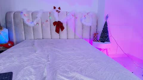 Estrella online show from December 16, 12:00 pm