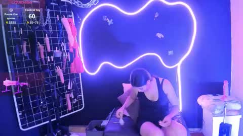 Cloe and Megan online show from October 6, 7:10 pm