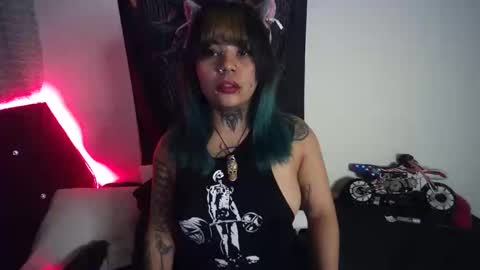 Snapshot of eta_carinae6 chatting on March 6, 6:52 am eta_carinae6 online show from March 6, 6:52 am