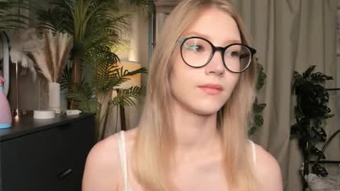 Natalie online show from October 10, 5:57 am