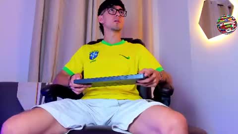 etham_wolf1 online show from June 29, 6:40 pm