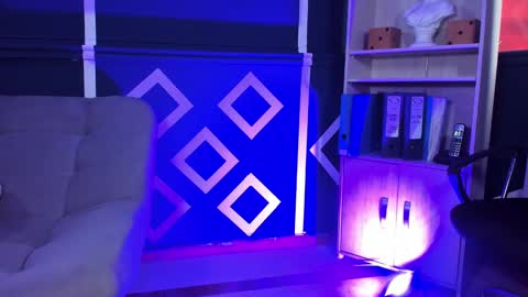 Etham online show from October 8, 6:25 pm