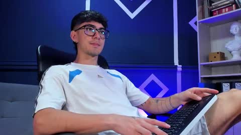 Etham online show from October 4, 3:10 pm