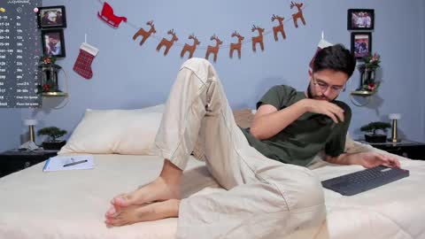 Snapshot of ethan_adam chatting on December 17, 12:45 am ADAM TAYLOR ETHAN CAMBAL INDEPENDENT MODELS online show from December 17, 12:45 am