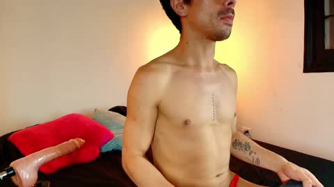 ethan  online show from May 9, 5:02 am
