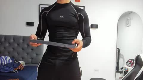 ethan_smitth1 online show from January 19, 9:23 pm