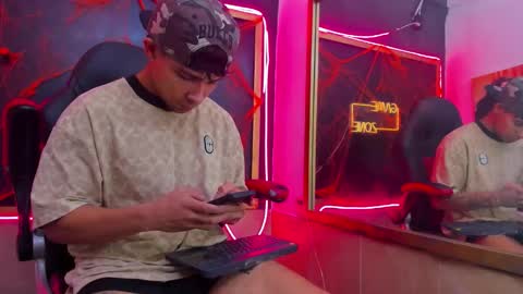Ethan online show from October 26, 4:13 am