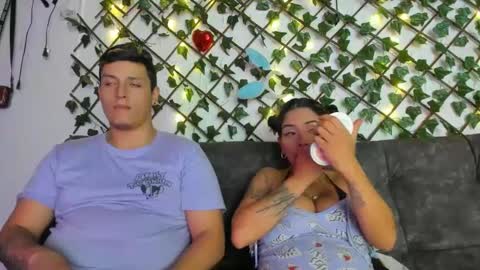 Snapshot of ethanandbrianna chatting on January 5, 12:52 am ethanandbrianna online show from January 5, 12:52 am