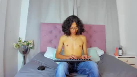 ethanblackwoodd online show from October 10, 11:31 pm