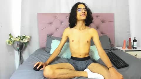 ethanblackwoodd online show from October 17, 9:19 pm