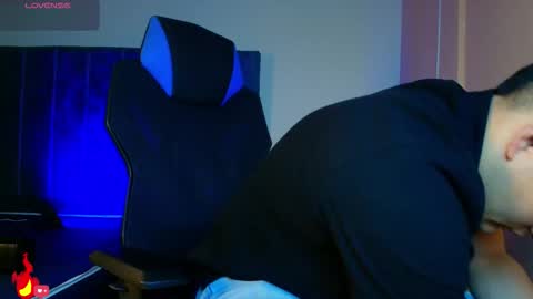 ethanconnor_ online show from October 13, 12:18 pm