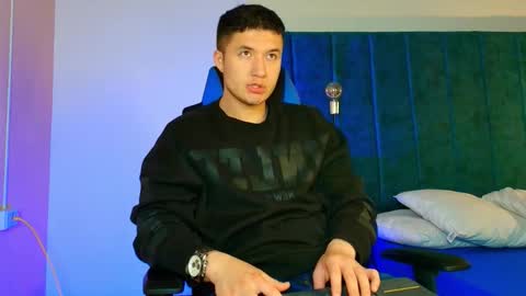 ethanconnor_ online show from October 18, 12:31 pm