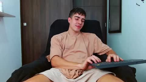 Snapshot of ethangreey1 chatting on March 5, 6:01 pm ethangreey1 online show from March 5, 6:01 pm