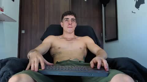 ethangreey1 online show from October 13, 9:39 pm