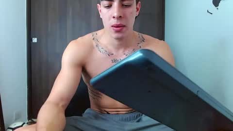 Snapshot of ethangreey1 chatting on December 31, 3:53 pm ethangreey1 online show from December 31, 3:53 pm