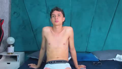 ethanlowell online show from January 26, 9:29 pm