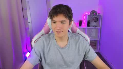 Ethan online show from September 17, 6:06 am