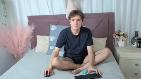 Ethan online show from October 1, 9:02 pm