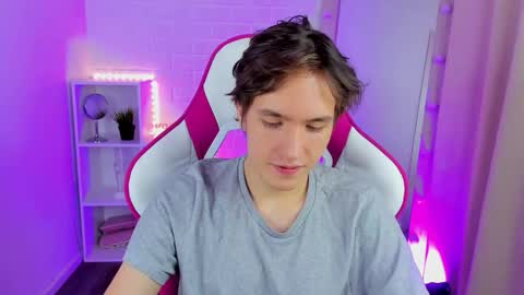 Ethan online show from November 5, 12:51 pm