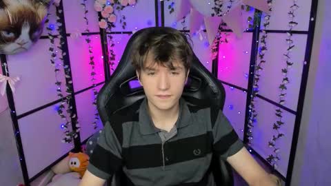 Ethan online show from October 15, 9:04 pm