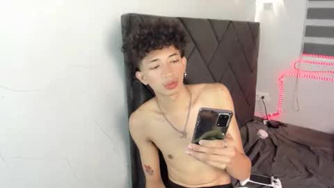 Ethan online show from April 26, 1:47 am