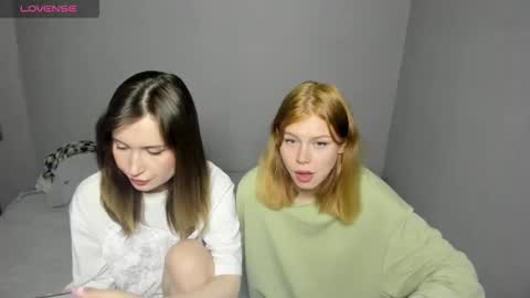 Veronica Tiia Lilith left to right online show from October 10, 2:34 pm